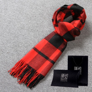 Modern, kockás férfi sál rojtokkal