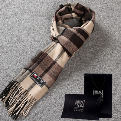 Modern, kockás férfi sál rojtokkal