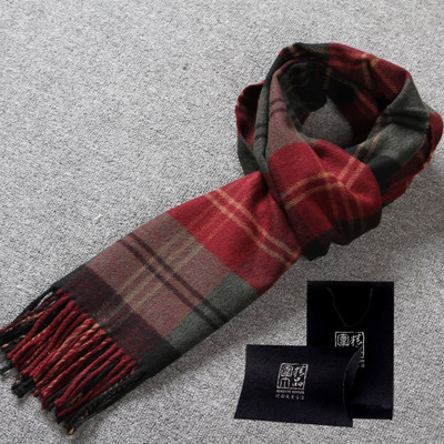 Modern, kockás férfi sál rojtokkal