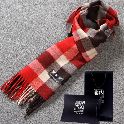 Modern, kockás férfi sál rojtokkal