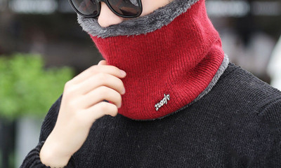 Moderna vīriešu šalle ar uzrakstu - vairāki modeļi