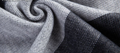 Modern férfi sál több színben, emblémával