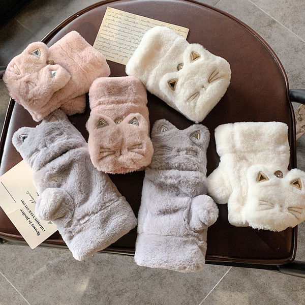 Moderne ženske rukavice od perja s vezom