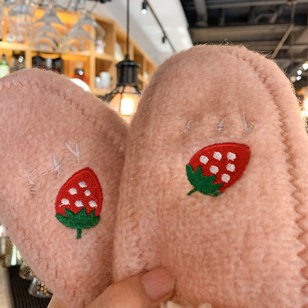 Női alkalmi kesztyű eper hímzéssel