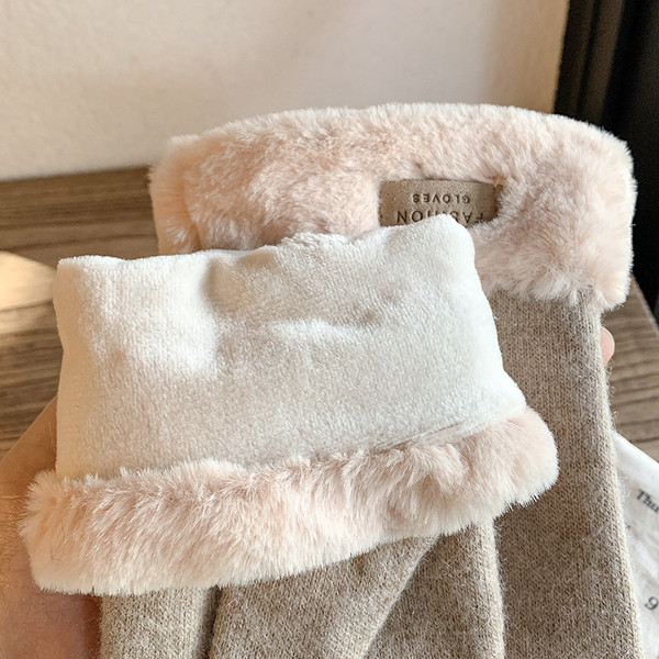 Ženske plišane rukavice sa grbom