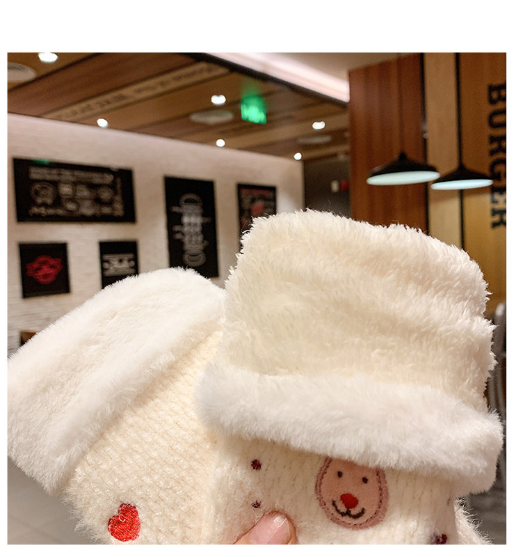 Hímzéssel ellátott női téli kesztyű