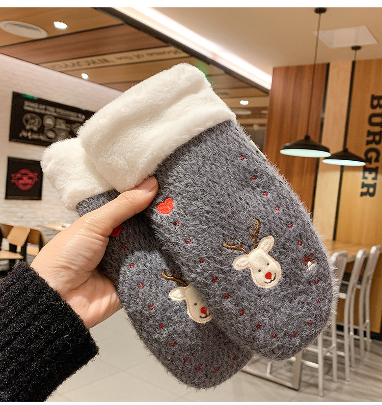 Hímzéssel ellátott női téli kesztyű