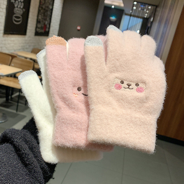 Γυναικεία καθημερινά  χειμερινά γάντια με κέντημα