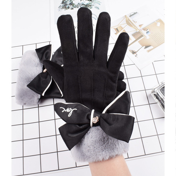 Női velúr kesztyű szalaggal és pehellyel