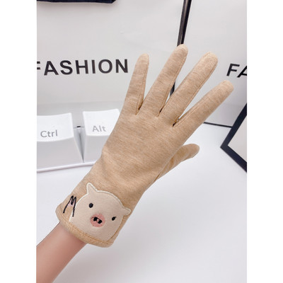 Meleg női kesztyű mintával