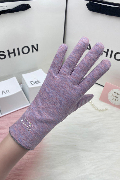 Női kesztyű hímzett felirattal