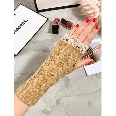 Kivágott modell női kötött kesztyű