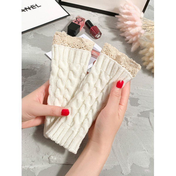 Kivágott modell női kötött kesztyű