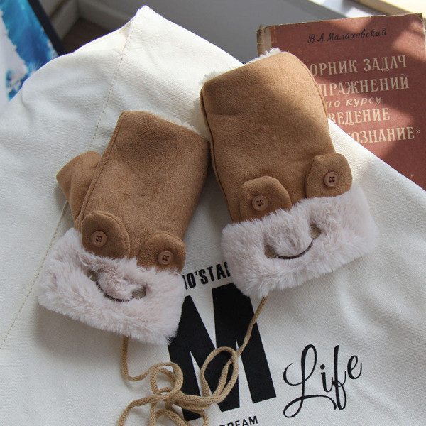 Női kesztyűs, gombos modell