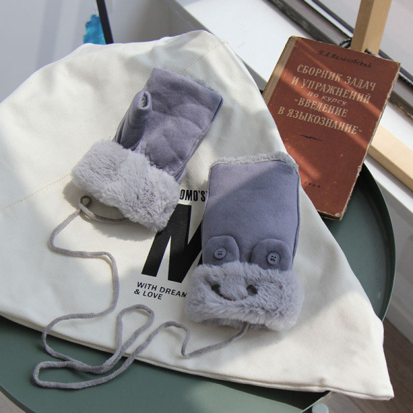 Női kesztyűs, gombos modell