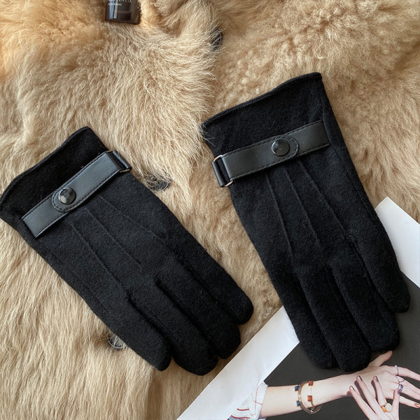 Női gyapjú kesztyű gombbal