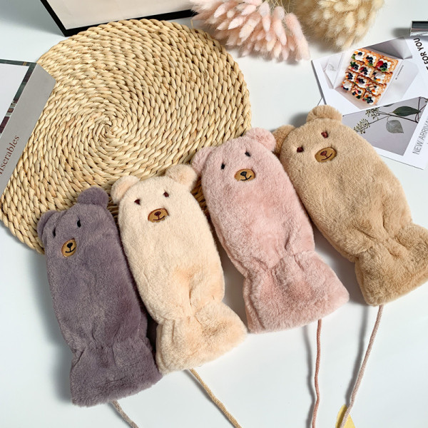 Ženske rukavice od perja sa 3D elementom