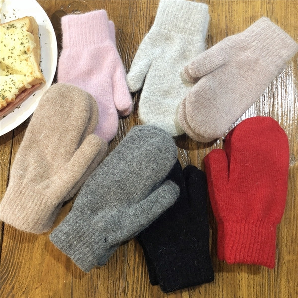 Női téli kötőkesztyűk különböző színekben