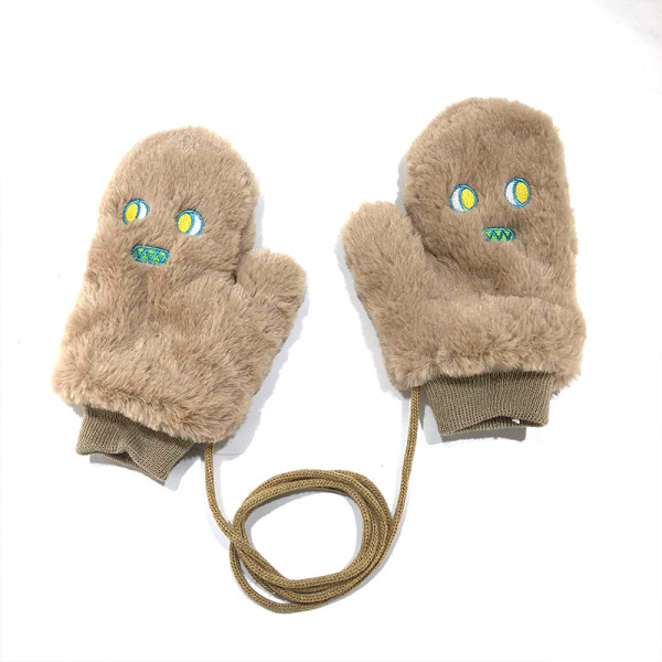 Női pehelykesztyű - hímzéssel