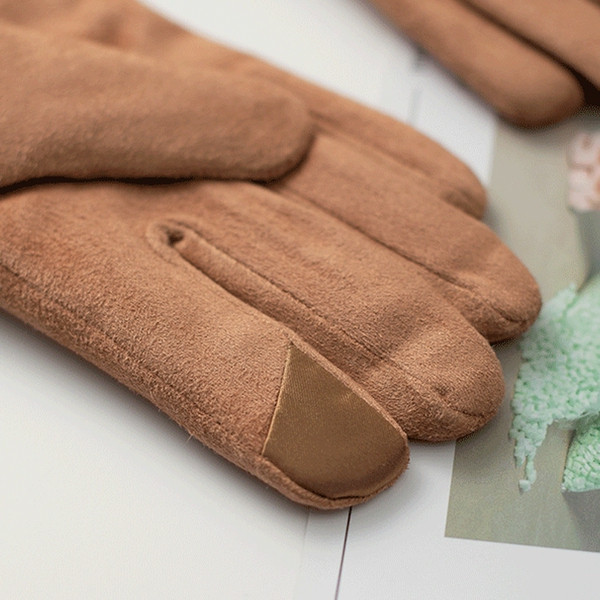 Női velúr kesztyű hímzéssel és pehellyel