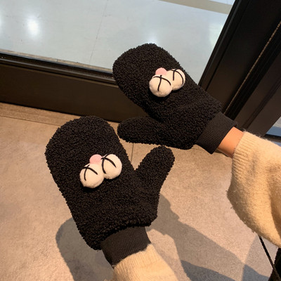 Μοντέρνα γυναικεία γάντια με τρισδιάστατο στοιχείο