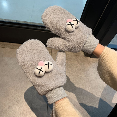 Μοντέρνα γυναικεία γάντια με τρισδιάστατο στοιχείο