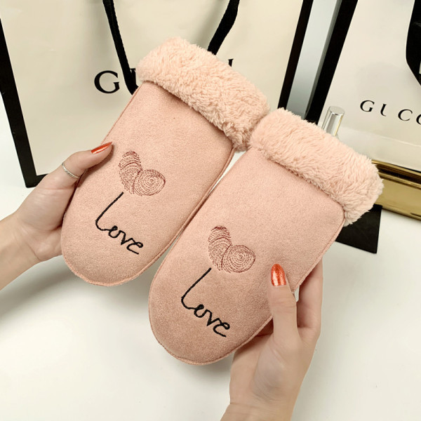 Ženske antilop rukavice sa izvezenim srcem