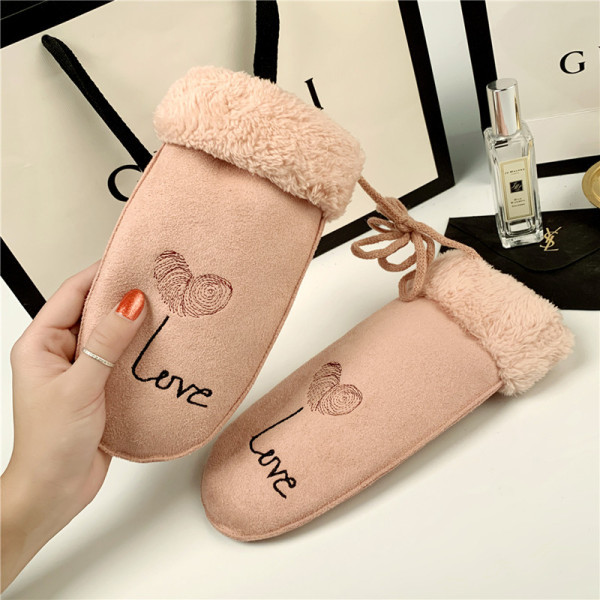 Ženske antilop rukavice sa izvezenim srcem