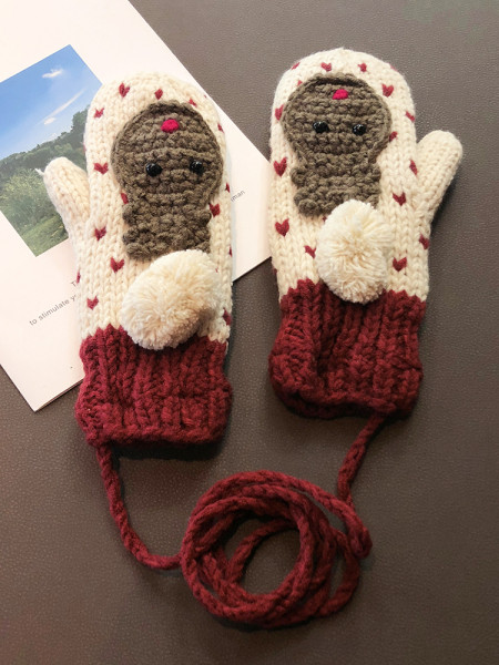 Női kötőkesztyű új modellje 3D elemekkel