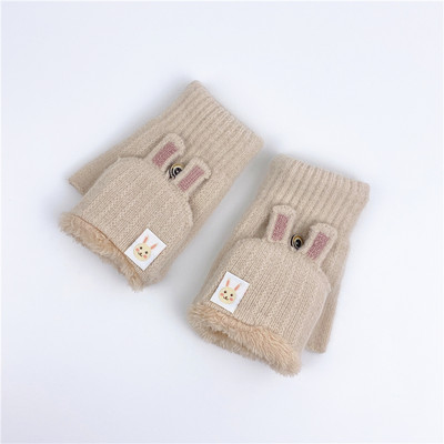 Női kesztyűs, gombos szabású modell