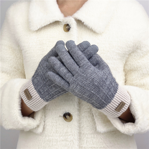 Alkalmi női kötött kesztyű emblémával