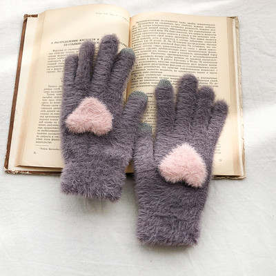 Aktuális női kesztyű rátéttel - 3D szív