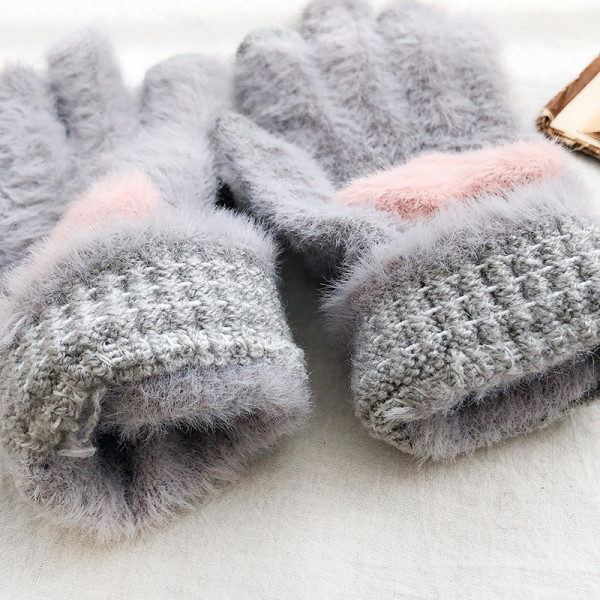 Aktuális női kesztyű rátéttel - 3D szív