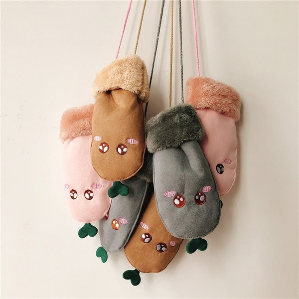 Meleg és kényelmes, téli női kesztyű applikációkkal