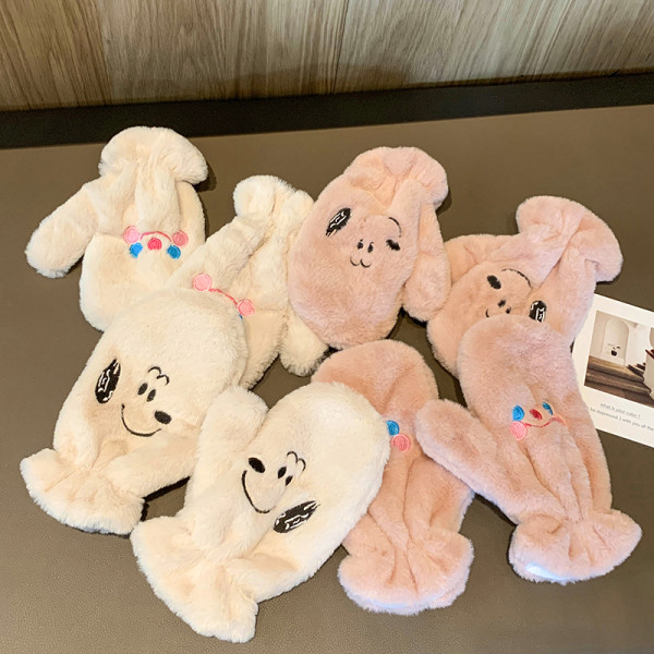 Női téli pehelykesztyű hímzéssel