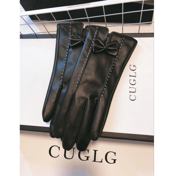 Ženske rukavice od eko kože sa trakama i sjajnim efektom