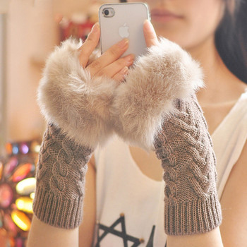 Μοντέρνα γυναικεία γάντια με γούνα και κουμπί