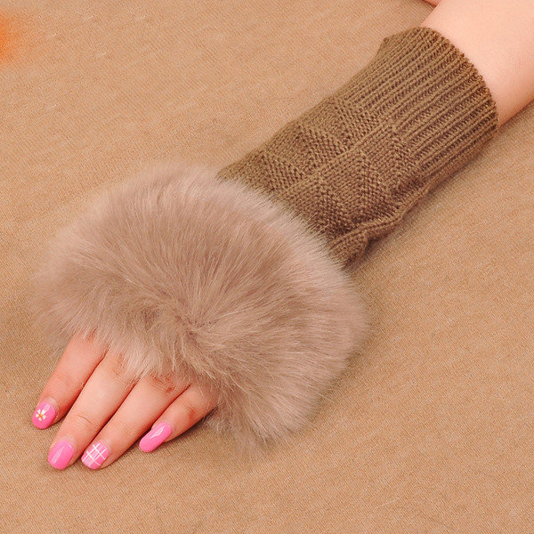 Modern női kesztyű lefelé és gombbal