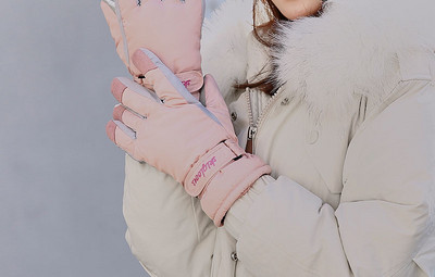 Női alkalmi kesztyű meleg béléssel és rátéttel