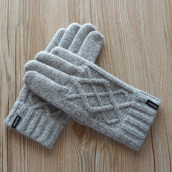Дамски плетени ръкавици с емблема 