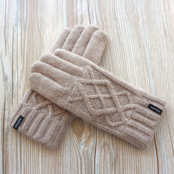 Női kötött kesztyű emblémával