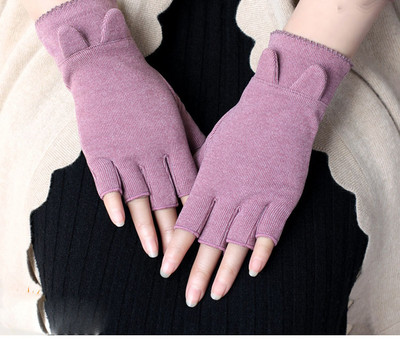 Alkalmi női kesztyű szabásminta hímzéssel