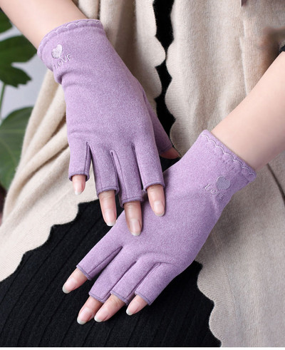 Alkalmi női kesztyű szabásminta hímzéssel