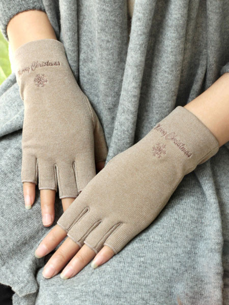 Alkalmi női kesztyű szabásminta hímzéssel