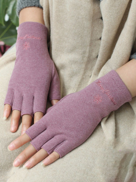 Alkalmi női kesztyű szabásminta hímzéssel