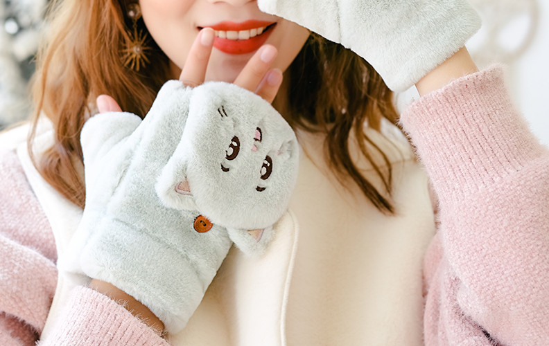 Női pehelykesztyű hímzéssel és 3D elemmel