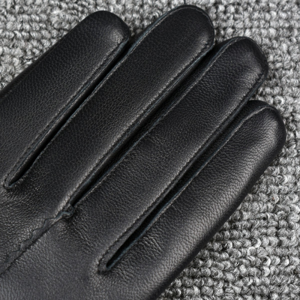 Μοντέρνα δερμάτινα γάντια με πολλά  μοντέλα με φιόνγκο