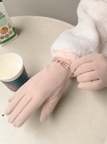 Модерни дамски ръкавици с бродерия-няколко модела