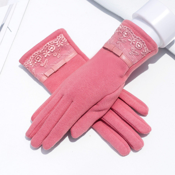 Női kesztyű csipkével és szalaggal