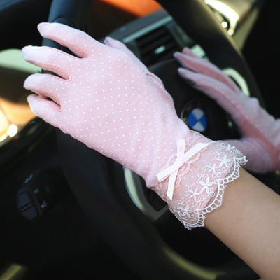 Šiuolaikinės moteriškos pirštinės su nėriniais – keli modeliai